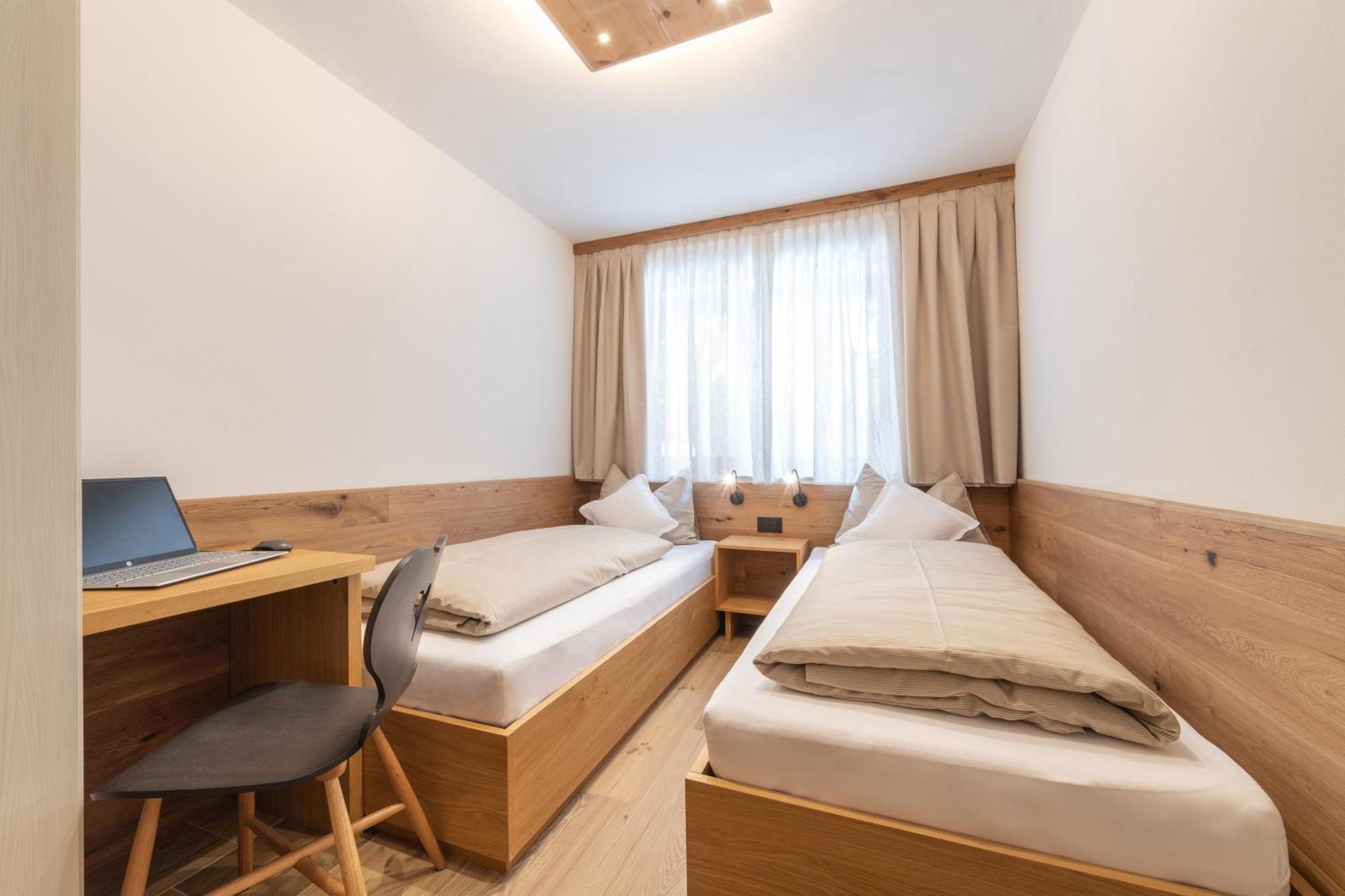 Ciasa Nene Franzl Aparthotel Badia  Bagian luar foto